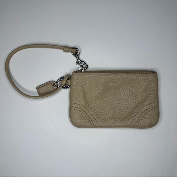 Coach Beige Leather Pebbled Wristlet Small Pouch Purse Bag - Picture 1 of 6